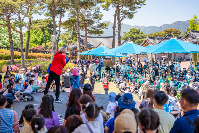 ‘매직 저글링’의 ‘매직 저글링쇼’ 장면. 부산국제연극제 제공