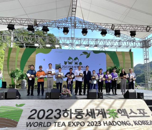 하동세계차엑스포조직위원회는 지난 3일 엑스포 2행사장 주무대에서 관람객과 지역 주민 등 1500여 명이 참석한 가운데 폐막식을 가졌다. 하동군 제공