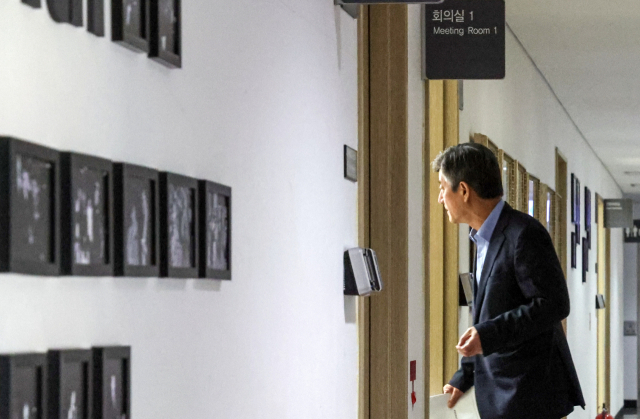 부산국제영화제(BIFF) 이용관 이사장이 15일 오후 부산 해운대구 영화의전당 비프힐에서 열린 5차 이사회에 참석하고 있다. 김종진 기자 kjj1761@