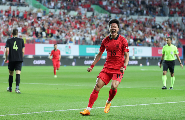 20일 대전월드컵경기장에서 열린 축구 국가대표팀 평가전 한국과 엘살바도르의 경기. 황의조가 선제골을 넣은 뒤 기뻐하고 있다. 연합뉴스