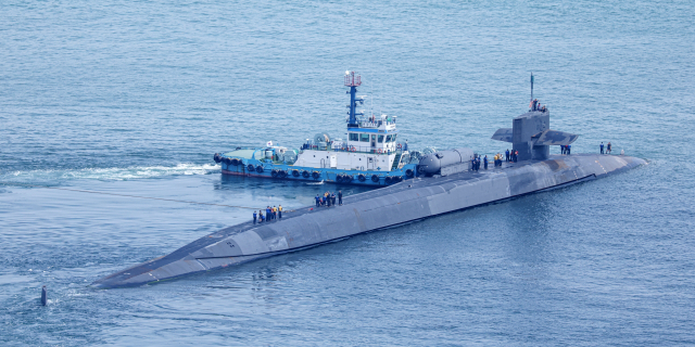 지난 16일 부산에 입항한 ‘미시건함’. 부산일보DB