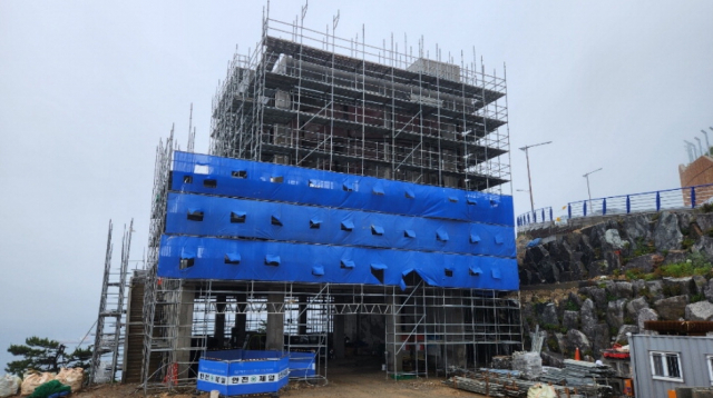 공사 중인 태종대 오션 플라잉 테마파크 상부 정류장. 영도구청 제공