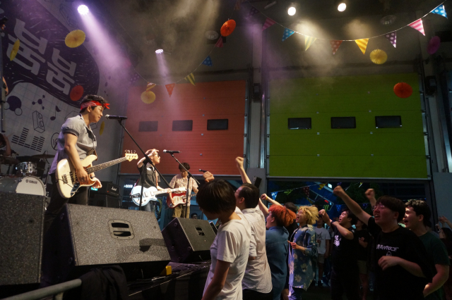 CATs 사상인디스테이션의 2017년 '불금파티' 행사 모습. 부산문화재단 제공