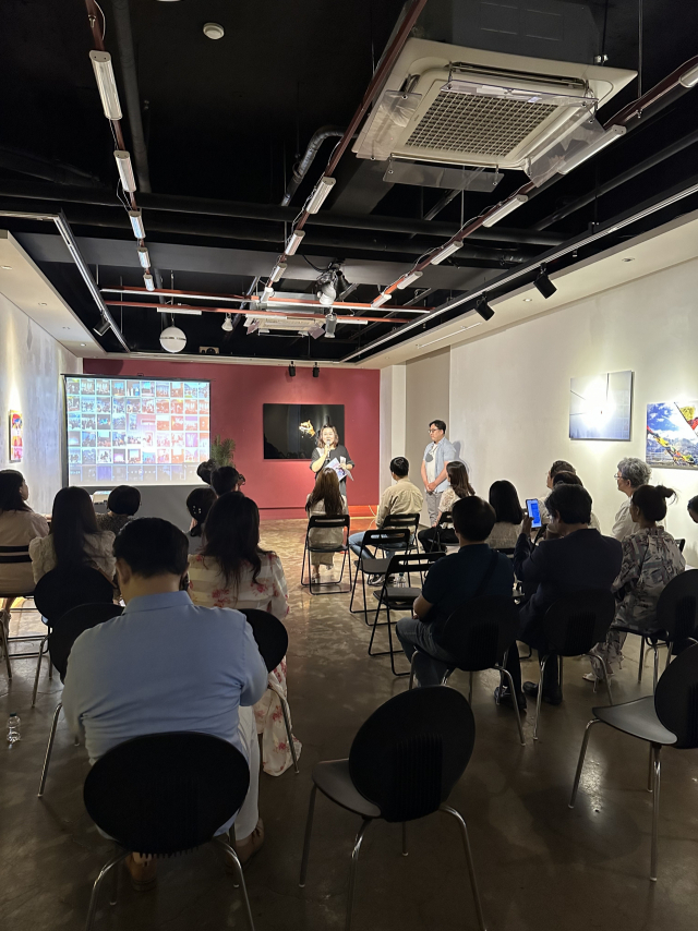 지난 4일 낮 스페이스 움에서 열린 '2023 원먼스 페스티벌' 성과 공유회 및 네트워크 파티에서 부산소공연장연합회 김은숙 회장이 이야기하고 있다. 김은영 선임기자