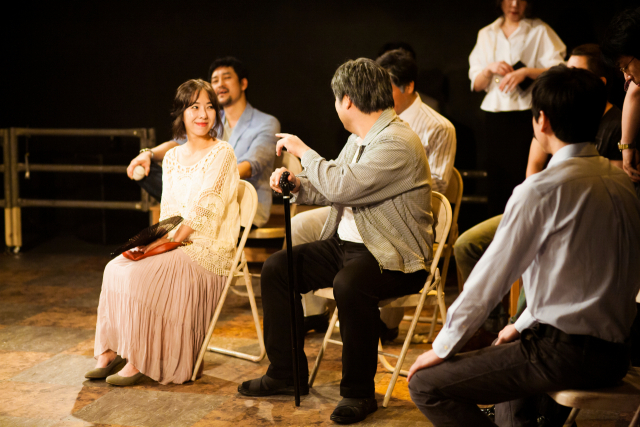 연극 ‘12인의 성난 사람들’. 부산문화회관 제공