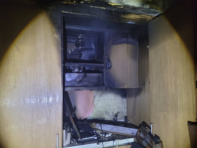 7일 오후 1시 10분께 부산 해운대구의 한 호텔에서 불이 나 객실 내부가 불에 탔다. 부산소방재난본부 제공