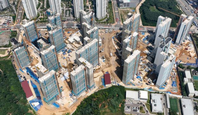 GS건설이 전면 재시공 결정을 한 인천 검단신도시의 AA13-2, AA13-1블록 아파트 건설 현장. 연합뉴스