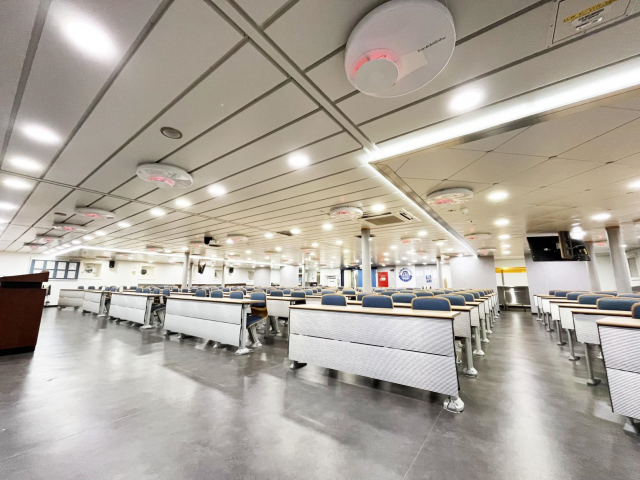 한국해양대학교 실습선(한나라호) 강의실 설치 사진