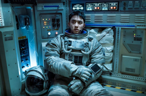 영화 ‘더 문’ 스틸 컷. CJ ENM 제공