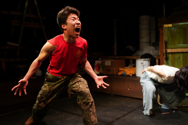 관객 참여형 이머시브 연극 '아이 좀비' 공연 장면. 예술은공유다 제공