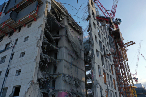 2022년 1월 광주 화정 아이파크 주상복합아파트 외벽이 붕괴된 모습. 주거동에 무량판 공법을 적용했던 곳이다. 연합뉴스