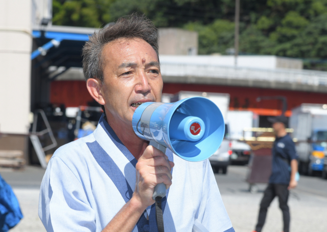 6일 오후 일본 쓰시마에서 열린 '조선통신사 행렬 재현'을 총괄 진행한 스야마 소우타로 조선통신사행렬진흥회 회장이자 쓰시마 시의원. 부산문화재단 제공