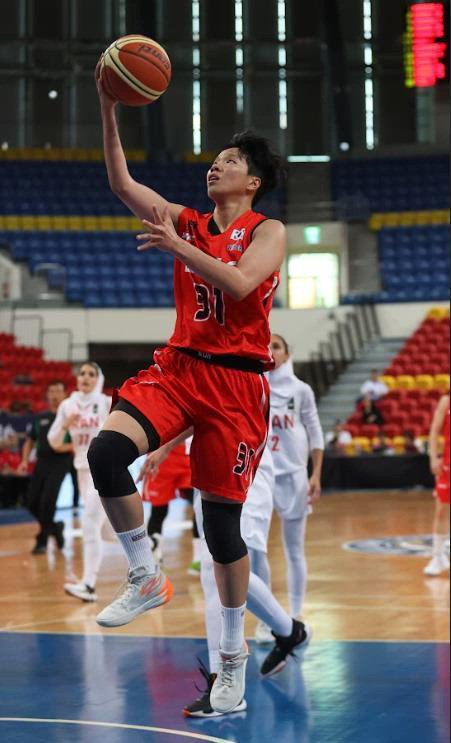 지난 5일 대만 존스컵 1차전에서 레이업슛을 넣는 부산 BNK썸 진안. 윌리엄 존스컵 제공