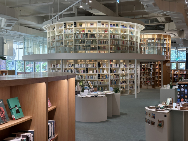 부산항힐링야영장 인근에 있어 캠핑객들도 이용하기 좋은 '북두칠성도서관'.