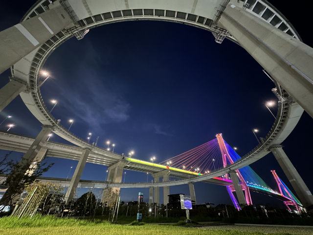 부산항대교 영도쪽 ‘공포의 진입로’ 하부 공간에 자리한 영도마리노오토캠핑장.