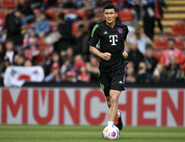 김민재(바이에른 뮌헨·왼쪽부터)가 2023-2024시즌을 앞두고 열린 프리시즌 경기를 성공적으로 마치고 독일 분데스리가에서의 활약을 예고하고 있다. AFP연합뉴스