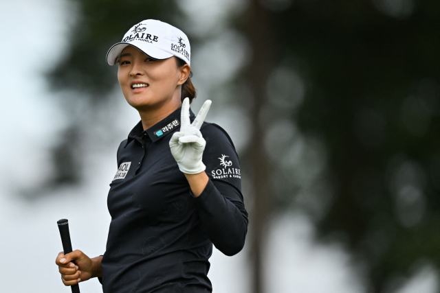 올 시즌 LPGA 투어 마지막 메이저대회인 AIG 여자오픈에 참가하고 있는 고진영이 12일(한국시간) 열린 대회 2라운드 12번 홀 티박스에서 티샷을 준비하고 있다. 고진영은 합계 1언더파 공동 17위로 최종일 경기에 나선다. AFP연합뉴스