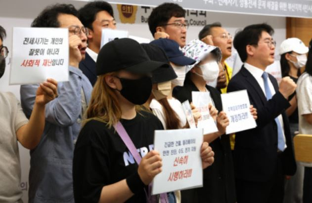 지난 6월 29일 부산의회 브리핑룸에서 열린 전세사기, 깡통전세 문제 해결울 위한 부산지역 시민사회대책위원회 발족 기자회견 모습. 정대현 기자 jhyun@