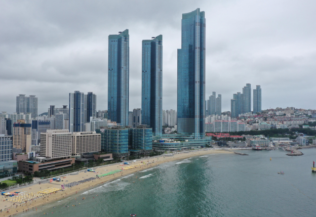 부산 해운대구 엘시티 초고층 건물 모습. 부산일보DB