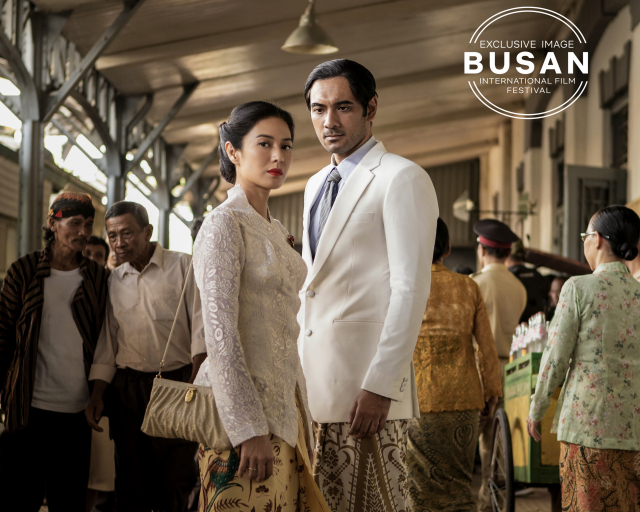 제28회 BIFF에서 세계 최초로 공개하는 넷플릭스 시리즈 ‘시가렛 걸’ 스틸 컷. BIFF 제공