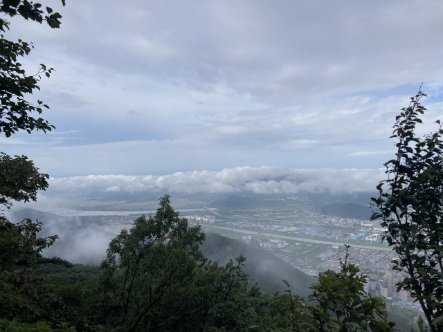 군데군데 빼어난 조망지가 있다.