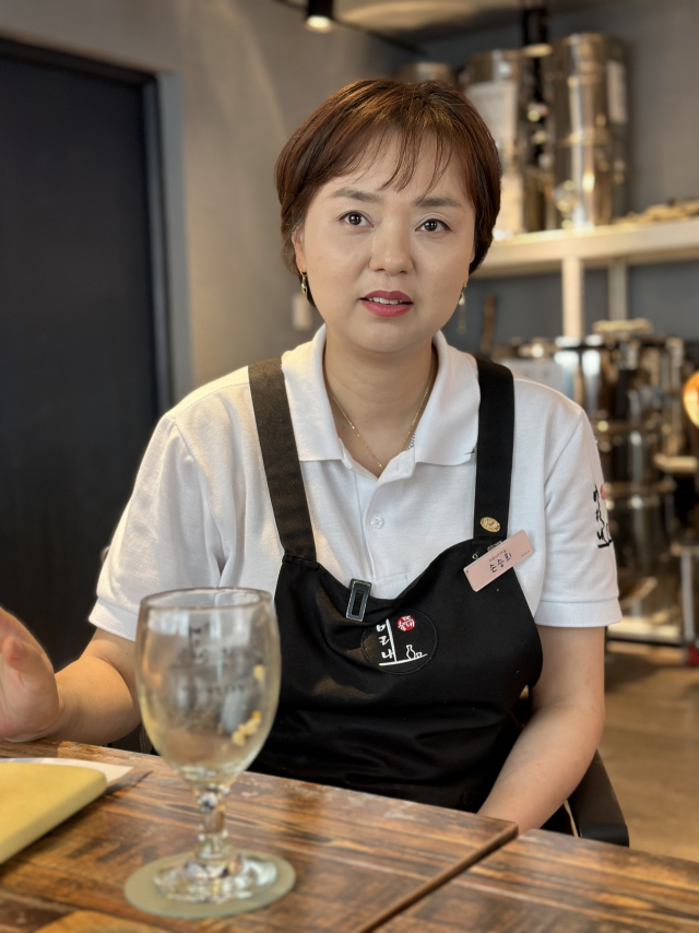 미리내협동조합 손승희 대표가 석술에 대해 설명하고 있다.