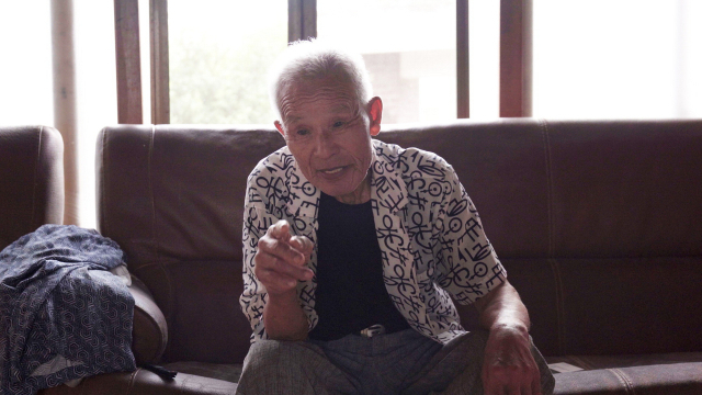 지난 3일 울산 울주군 자택에서 우키시마호 생존자 전영택(95) 씨가 78년 전 폭침 사건 당시 상황을 설명하고 있다. 전 씨는 당시 17세로 한국인 강제징용자들의 우키시마호 탑승부터 피해, 구체적인 생환 과정을 생생하게 증언했다. 이정 PD luce@