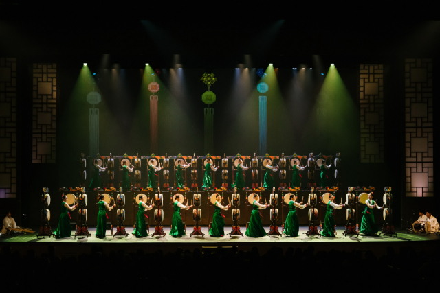 부산시립예술단은 12일 오후 3시 부산문화회관 다듬채 1층에서 '부산시립무용단 창단 50주년 기념 발전 방안 토론회'를 열었다. 사진은 2월 부산시립무용단 창단 50주년 기념 공연 모습. 부산시립예술단 제공