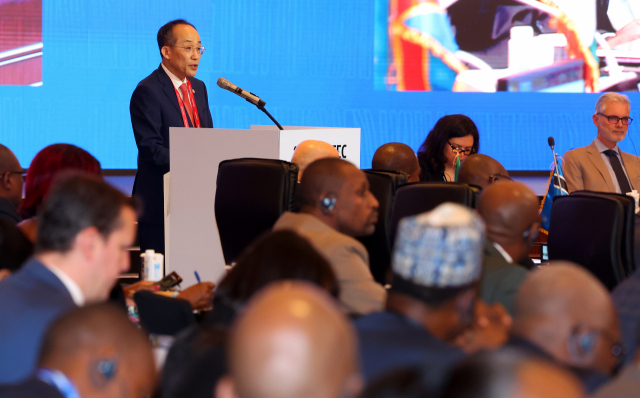 추경호 경제부총리 겸 기획재정부 장관이 13일 부산 기장군 아난티힐튼부산에서 열린 한-아프리카 경제협력 장관 회의에서 축사하고 있다. 연합뉴스