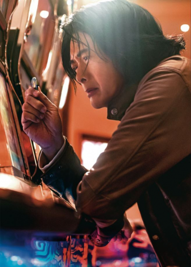 부산을 찾는 주윤발이 제28회 부산국제영화제(BIFF)에서 공개하는 신작 ‘원 모어 찬스’ 스틸 컷. BIFF 제공