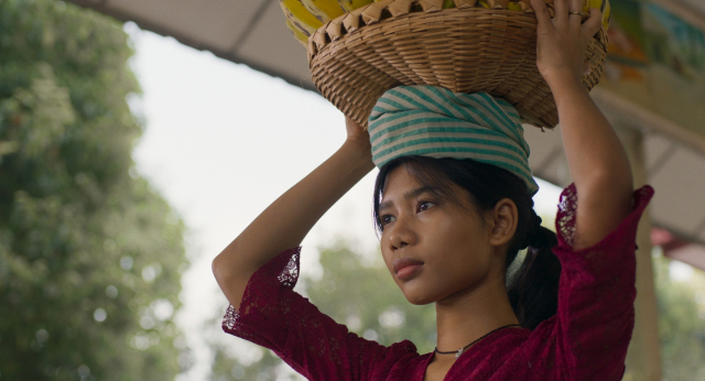 제28회 부산국제영화제(BIFF) ‘아시아 영화의 창’ 부문에 초청된 ‘10년 미얀마’ 스틸 컷. BIFF 제공