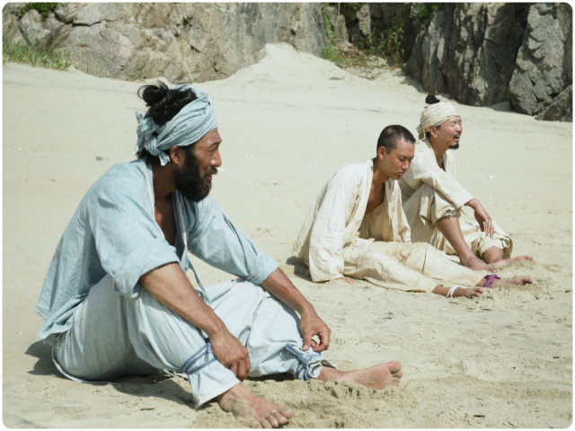 제28회 부산국제영화제(BIFF) ‘한국영화의 오늘: 비전’ 부문에 선정된 ‘바얌섬’ 스틸 컷. BIFF 제공