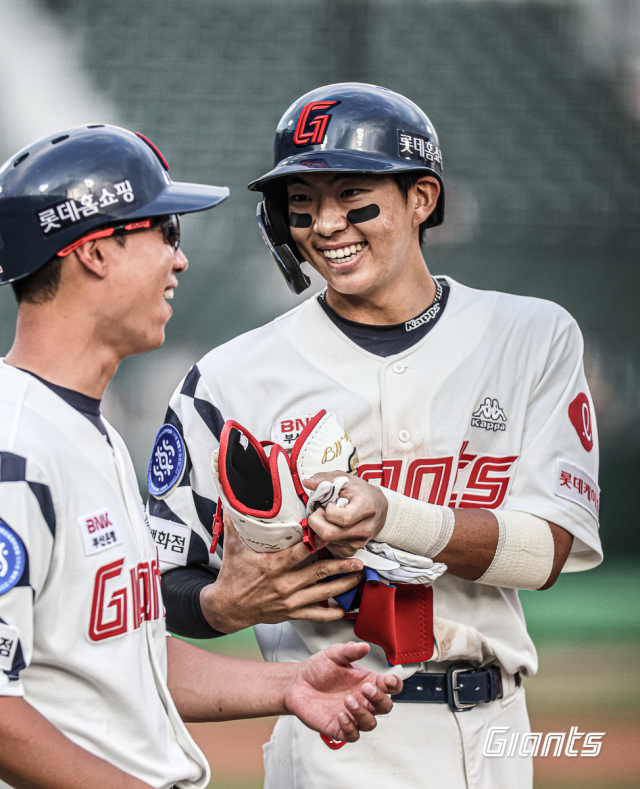 롯데 자이언츠 외야수 김민석(19)은 조만간 발표될 항저우 아시안게임 야구 대표팀에 승선할 후보 선수로 떠오르고 있다. 롯데 자이언츠 제공