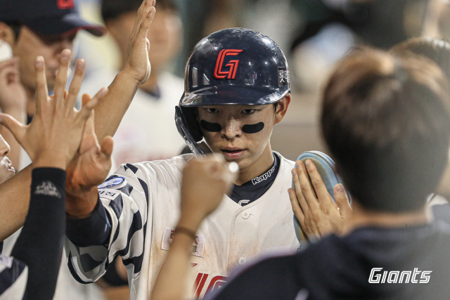 롯데 자이언츠 새내기 외야수 김민석(19)은 조만간 발표될 항저우 아시안게임 야구 대표팀에 승선할 후보 선수로 떠오르고 있다. 롯데 자이언츠 제공