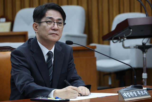 이균용 대법원장 후보자가 20일 국회에서 열린 인사청문회에서 의원의 질의에 답하고 있다. 연합뉴스