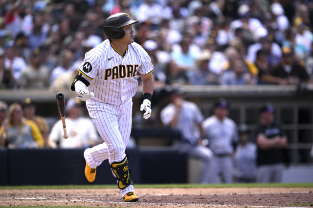 미국 프로야구 메이저리그 샌디에이고 파드리스 내야수 최지만은 21일(한국시간) 열린 콜로라도 로키스와의 홈경기 7회 1사 만루 상황에서 1타점 희생타를 쳐내 팀의 승리에 힘을 보탰다. USA투데이스포츠연합뉴스