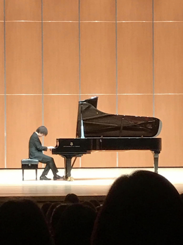지난해 10월 부산시민회관에서 열린 '조성진 피아노 리사이틀' 앙코르 연주 모습. 김은영 선임기자