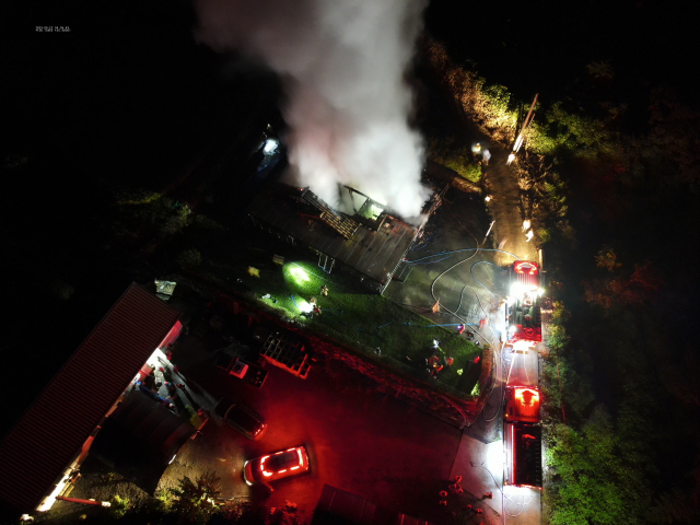 이날 화재로 인명피해는 없었지만 단독주택 1동과 세탁기·냉장고 등 가전제품이 전소됐다. 경남소방본부 제공