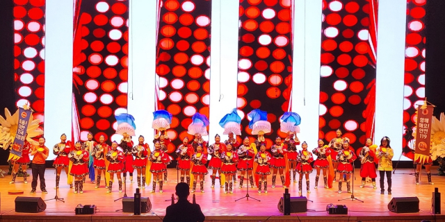 거제 수월초등학교가 제24회 전국 119소방동요 경연대회에서 ‘대상’을 수상했다. 수월초등은 손영담 지도교사 지휘로 참가팀 중 유일한 창작곡 ‘대한민국 소방관’을 불러 최고상을 받았다. 거제소방서 제공