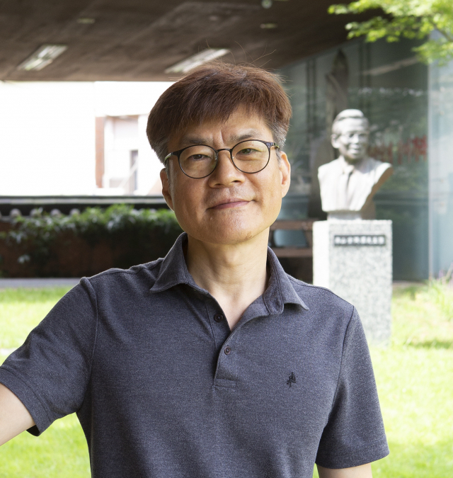 신호철 소설가. 요산김정한기념사업회 제공