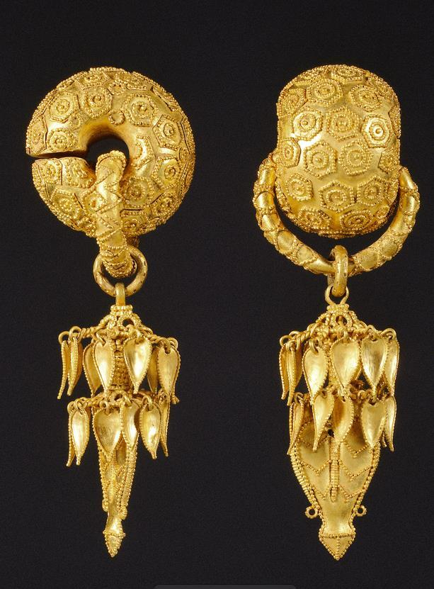 양산 금조총에 발굴된 금제 태환이식. 양산시립박물관 제공