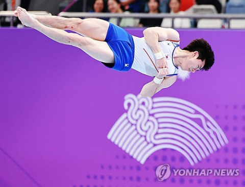 [속보] 김한솔, 체조 남자 마루운동 금메달…2연패 달성