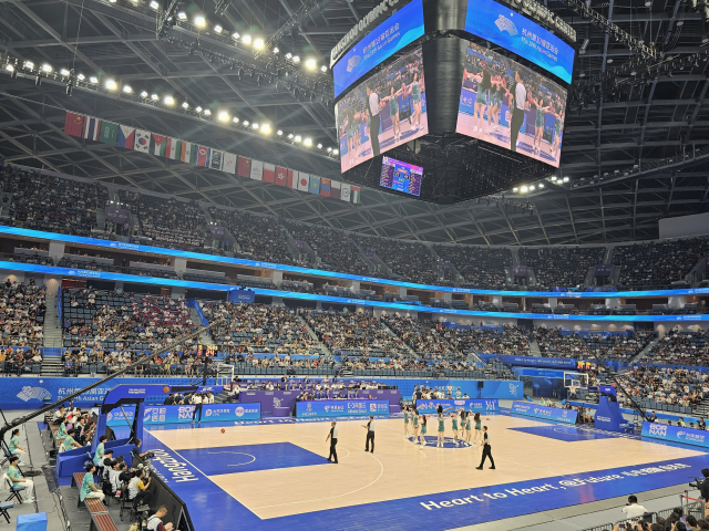 2022 항저우 아시안게임 여자 농구가 열리는 항저우 올림픽 스포츠센터 체육관 내부 모습. 항저우=김한수 기자 hangang@