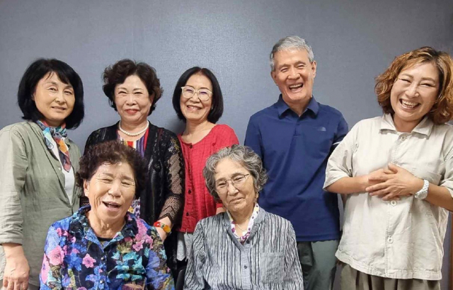 제8회 부산시민연극제에 참여하는 시민 배우들. 부산연극생활문화연합회 제공