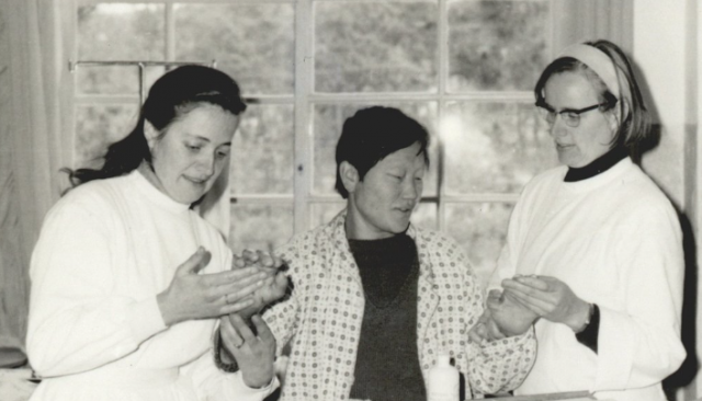 ‘소록도 할매 수녀들’ 다룬 다큐멘터리 영화 속 마가렛(왼쪽)과 마리안느. 연합뉴스