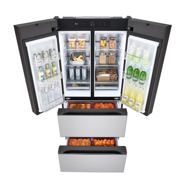 LG전자 ‘2023년형 LG 디오스 김치톡톡’ 김치냉장고.LG전자 제공