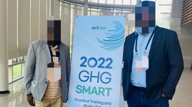 지난해 9월 부산에서 미성년자 2명을 호텔로 유인해 성폭행한 혐의를 받는 라이베리아 국적 공무원 2명. 라이베리안 옵서버