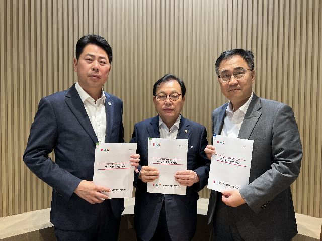 국민의힘 전봉민 부산시당위원장, 이채익 울산시당위원장, 최형두 경남도당위원장(왼쪽부터). 부산일보DB