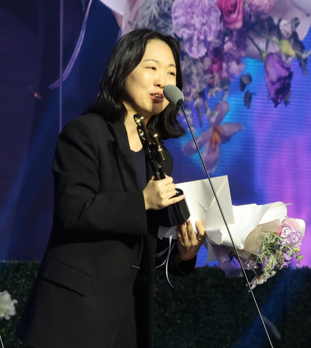 2023 부일영화상이 5일 오후 부산 해운대구 시그니엘 부산에서 열렸다. 신인감독상 '비밀의 언덕' 이지은 감독. 정종회 기자 jjh@