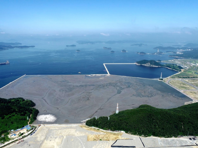 부산항 신항 서컨부두 상공에서 바라본 진해신항 전경. 해수부 제공